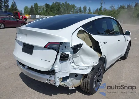 2025 Tesla Model Y Long Range Dual Motor All-Wheel Drive from USA, damaged, VIN 7SAYGDEE4SF261567
